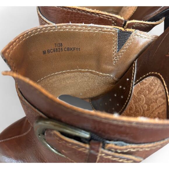 B.O.C. Women’s Brown Leather Heeled Clogs Mules Slip On Brass Buckle Size 7 - Picture 6 of 8